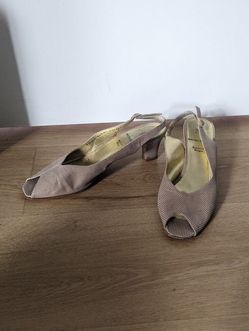 Bruno Magli Italian tan & brown leather peep-toe kitten heel slingback shoes